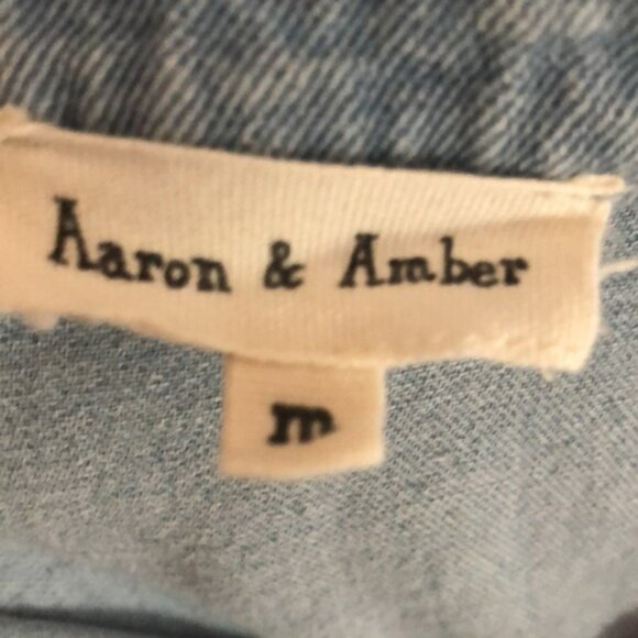 👛 (ANY 2/$35) AARON & AMBER Blue Denim Long Sleeved Tiered Dress - Picture 6 of 9